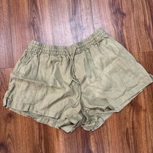 Women's Casual Cargo Shorts in Tan